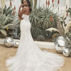 In Stock Casblanca Beloved BL343 Size 22 Fit & Flare Lace Wedding Dress Mermaid Gown