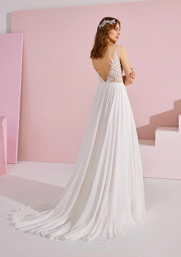 White One Bridal AYAAN Pronovias Wedding Dress 5 White One Bridal AYAAN Pronovias Wedding Dress