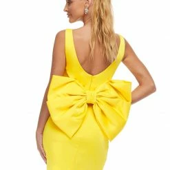 Ashleylauren Ashley Lauren 4477 Pink Cocktail Dress Oversized Bow Back Fitted Crepe Short Dress