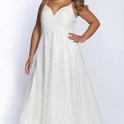 In Stock Sydney's Closet SC7286 Size 20 V Neckline Glitter Prom Dress Plus Size Emerald Green SC 7286