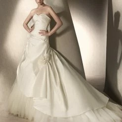 In Stock San Patrick Cantico Size 14 Satin Ballgown Wedding Dress Tulle Pickups Skirt Ballgown Dresses