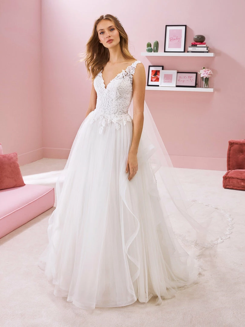 White One Bridal ELLA Pronovias Wedding Dress Princess Cut Lace Bodice V Neck 3 White One Bridal ELLA Pronovias Wedding Dress Princess Cut Lace Bodice V Neck
