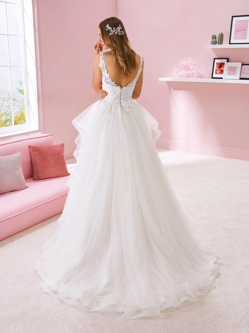 White One Bridal ELLA Pronovias Wedding Dress Princess Cut Lace Bodice V Neck 5 White One Bridal ELLA Pronovias Wedding Dress Princess Cut Lace Bodice V Neck