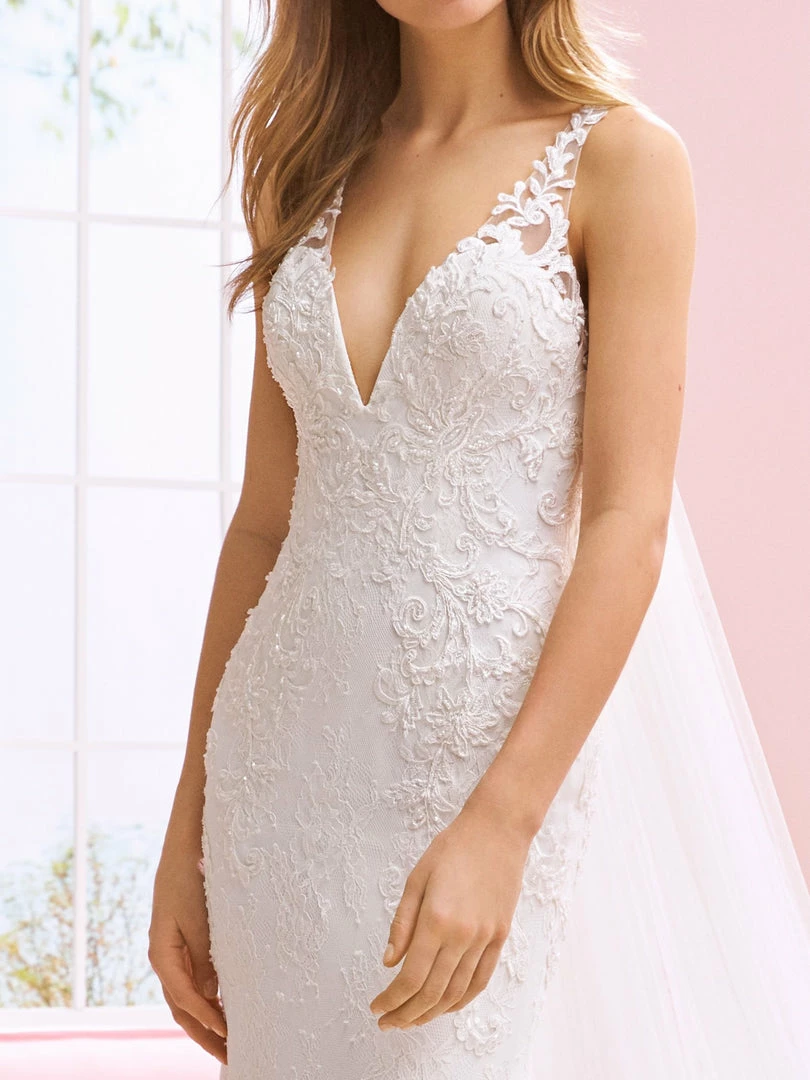 White One Bridal GWEN Pronovias Wedding Dress Lace Mermaid V Neck Open Back Mermaid Dresses 5 White One Bridal GWEN Pronovias Wedding Dress Lace Mermaid V Neck Open Back Mermaid Dresses