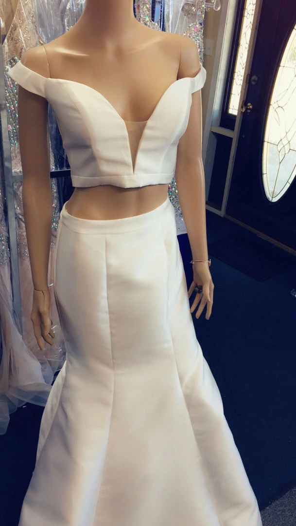 In Stock Mermaid Dresses Jovani JVN 58068 Silver Size 4 Prom Dress Pageant Gown Mermaid Two Piece 8 In Stock Mermaid Dresses Jovani JVN 58068 Silver Size 4 Prom Dress Pageant Gown Mermaid Two Piece