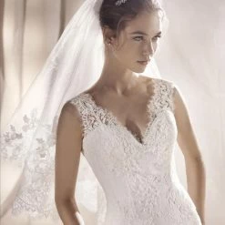 White One Bridal SAEKO Pronovias Wedding Dress Lace Mermaid Corset Gown