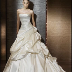 In Stock Ballgown Dresses Pronovias San Patrick Caolin Bridal Gown Size 8 Ivory Wedding Dress