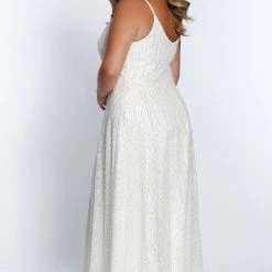 In Stock Sydney's Closet SC7286 Size 20 V Neckline Glitter Prom Dress Plus Size Emerald Green SC 7286