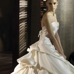 In Stock Ballgown Dresses Pronovias San Patrick Caolin Bridal Gown Size 8 Ivory Wedding Dress