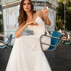 White One Bridal CARDI Pronovias Wedding Dress Tulle Skirt Bohemian Lace Gown