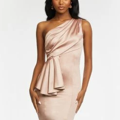 Ashleylauren Ashley Lauren 4495 One Shoulder Fitted Cocktail Dress