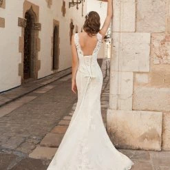 In Stock Mermaid Dresses White One Bridal SAEKO Size 14 Pronovias Wedding Dress Lace Mermaid Corset Gown